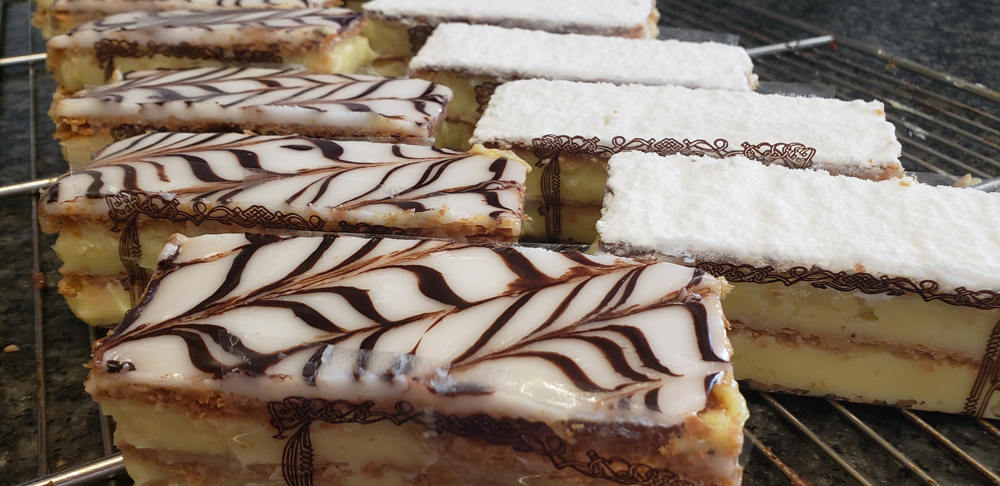 Millefeuilles glacés et poudrés